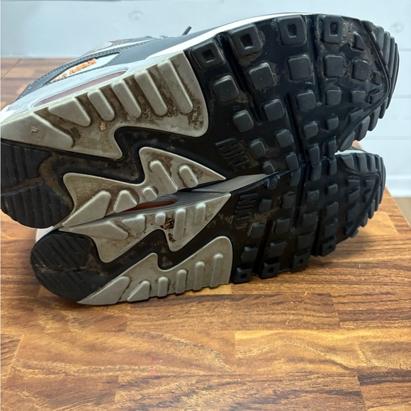 Nike Air Max 90 Men's Black and Gray Sneakers - Picture 8 of 10